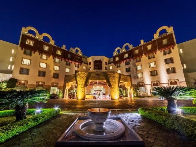 Serena Hotel Islamabad venue Iran US peace talks April 2026 Vance Ghalibaf negotiations collapse