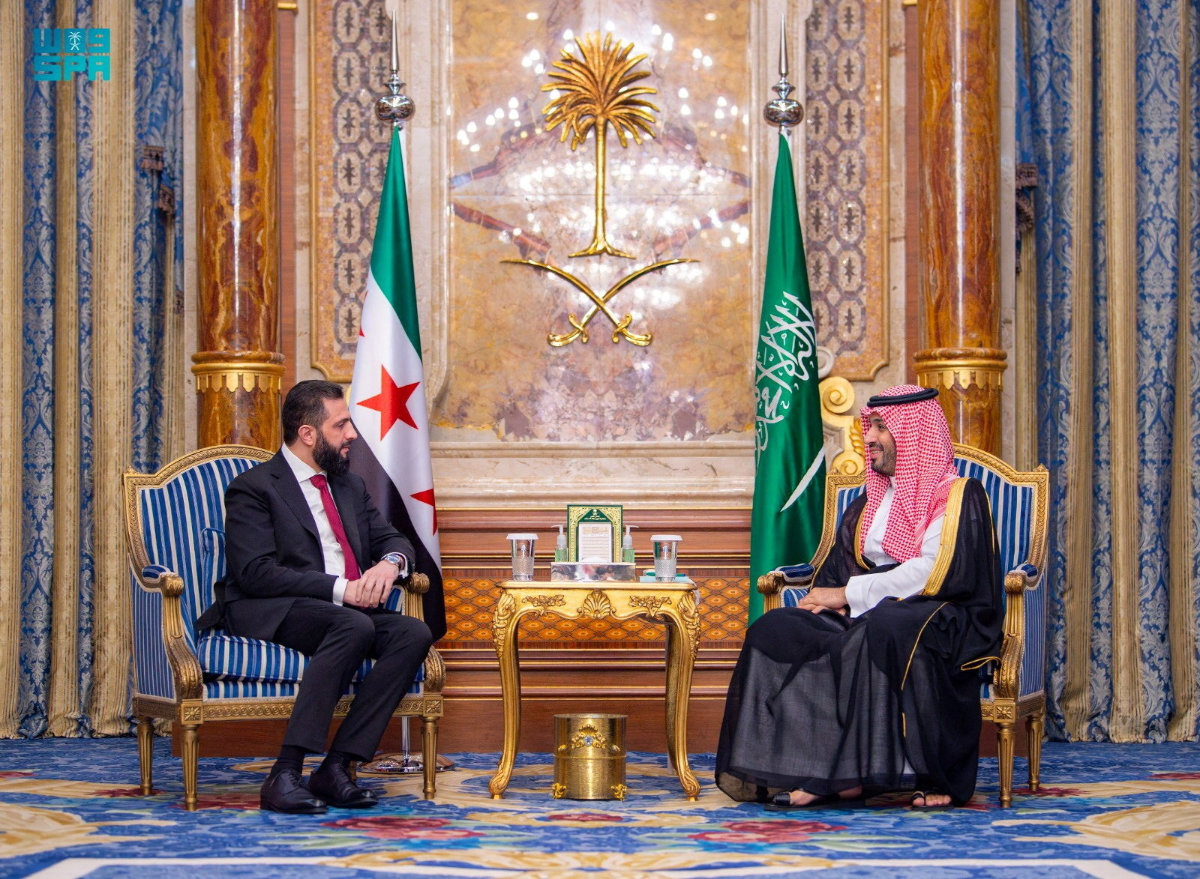 Syrian President Ahmad Al-Sharaa meets Saudi Crown Prince Mohammed bin Salman in Jeddah, Saudi Arabia, 21 April 2026, Saudi Press Agency
